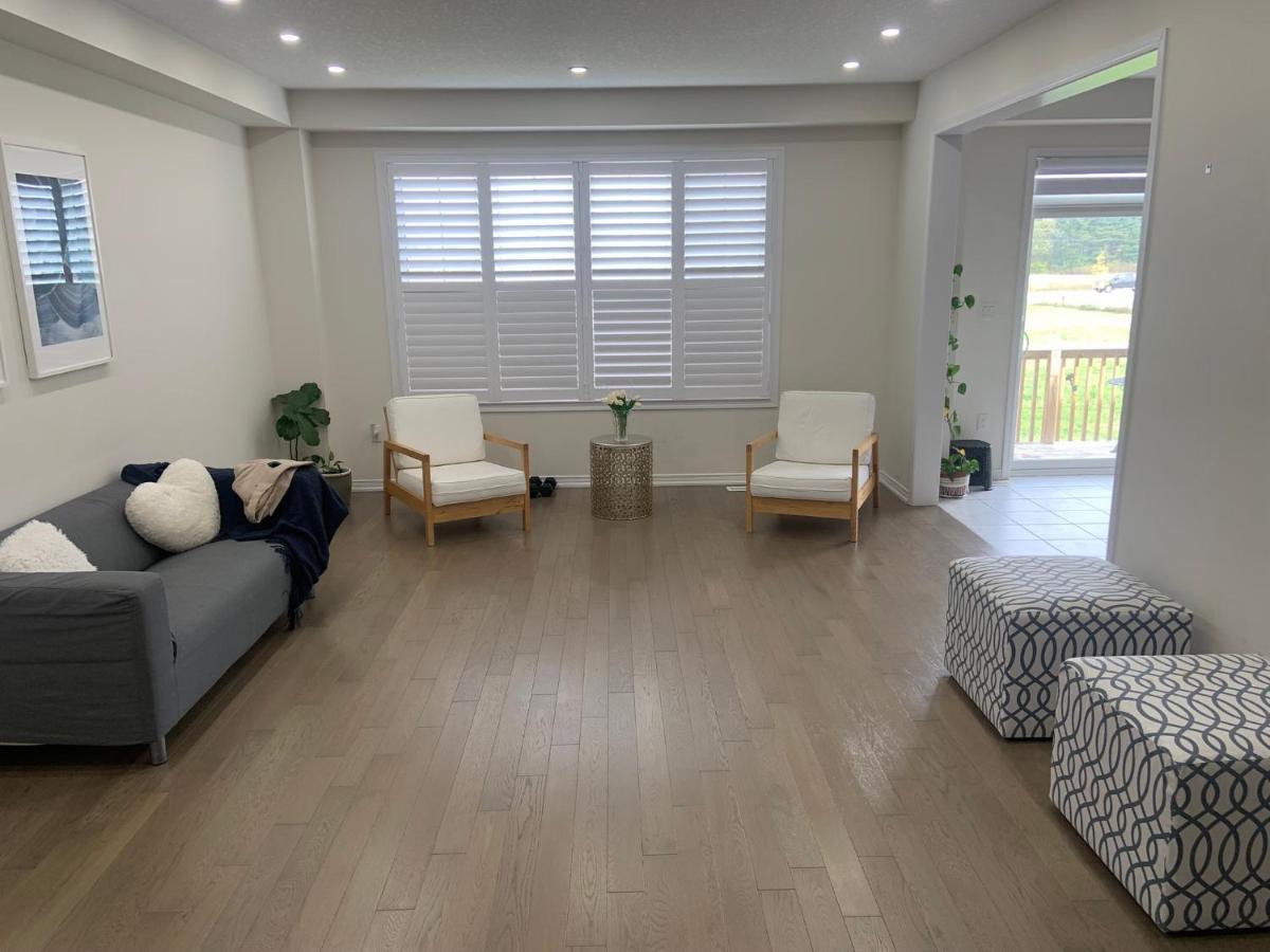 Niagara- Beautiful Cozy Sunfilled Big Complete House Minutes Drive From Falls Villa Thorold Bagian luar foto